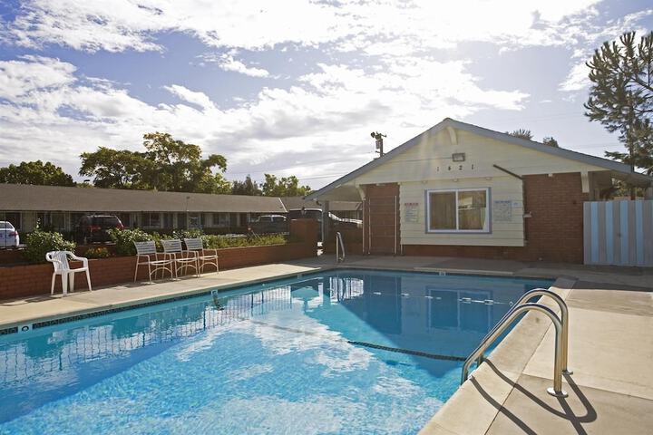 Pool 4 of 20
