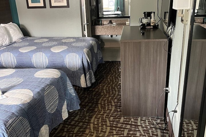 Room 20 of 33