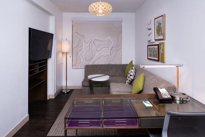 Room 11 of 38