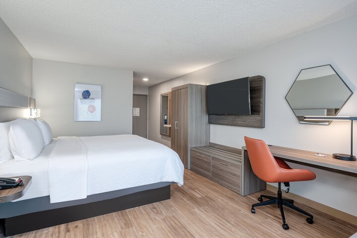 Room 17 of 35
