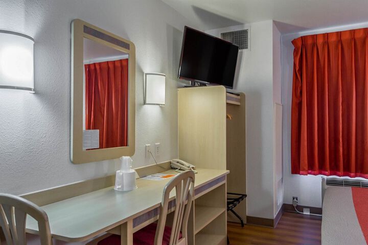 Motel 6 Redmond OR