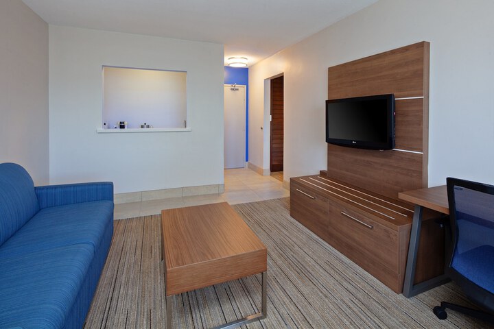 Holiday Inn Express Hotel & Suites San Diego-Escondido by IHG