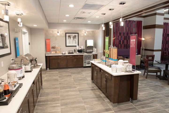 Hampton Inn & Suites Bay City