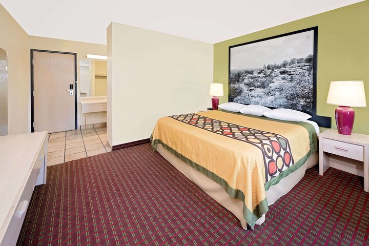 Room 41 of 43