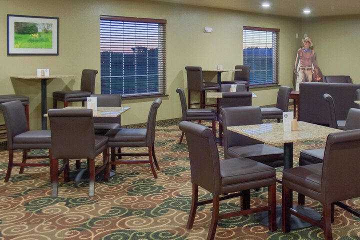 Cobblestone Inn & Suites - Winterset IA