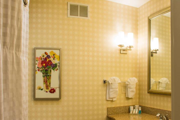 Room 9 of 13