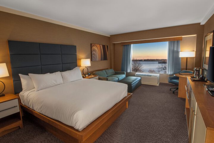 DoubleTree by Hilton Hotel Niagara Falls New York