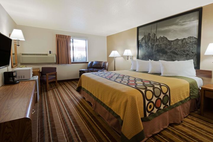 Room 15 of 34