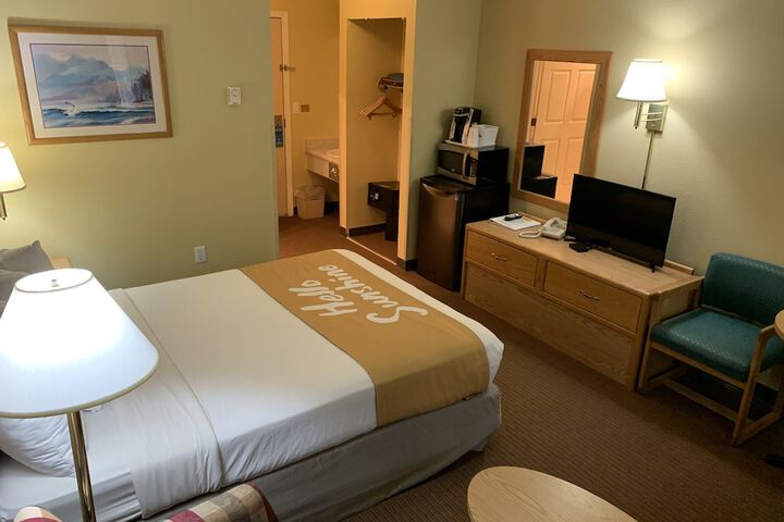 Days Inn by Wyndham Ocean Shores