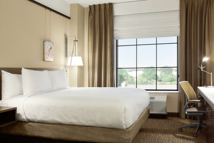 Room 15 of 40