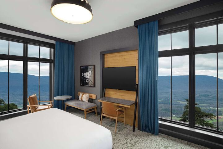 Room 42 of 227