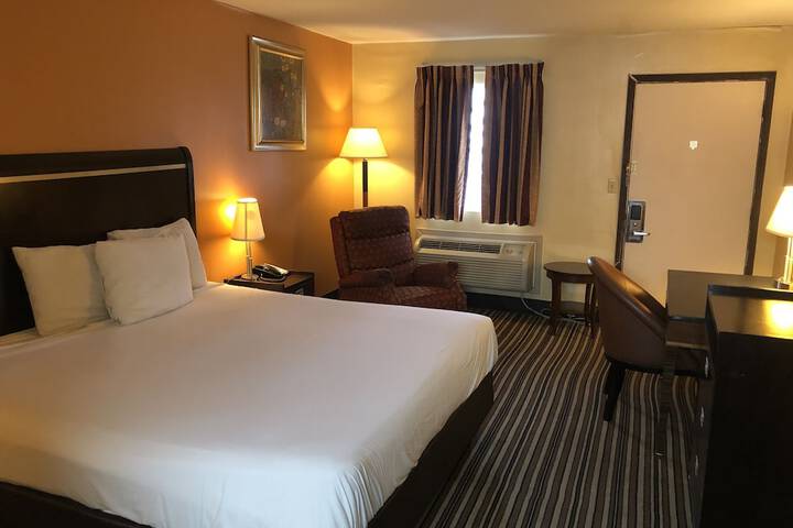 Room 6 of 33