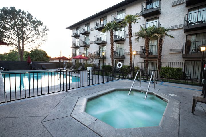 Oxnard Inn Lancaster