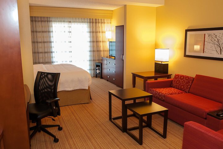 Room 10 of 27