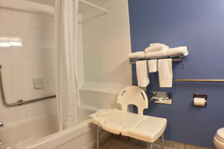 Super 8 by Wyndham Fort Frances