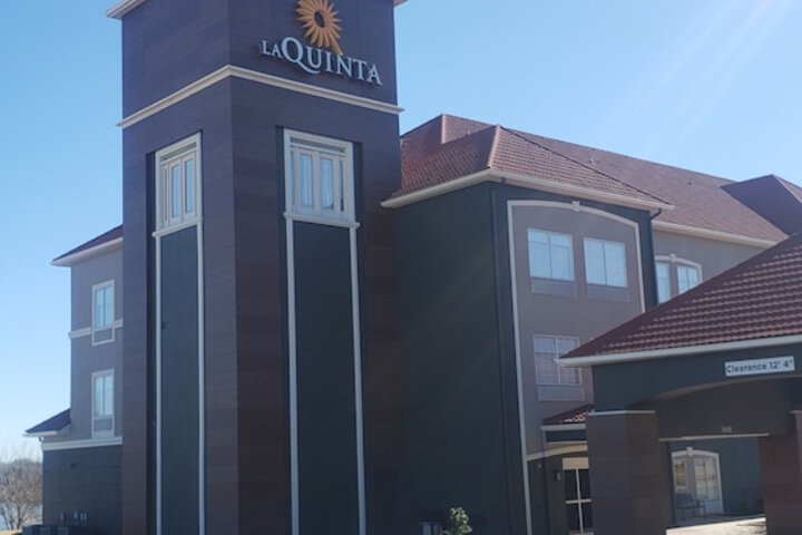 Hotel 2 of 27