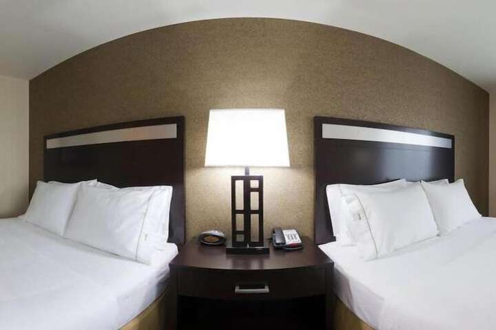 Room 17 of 44