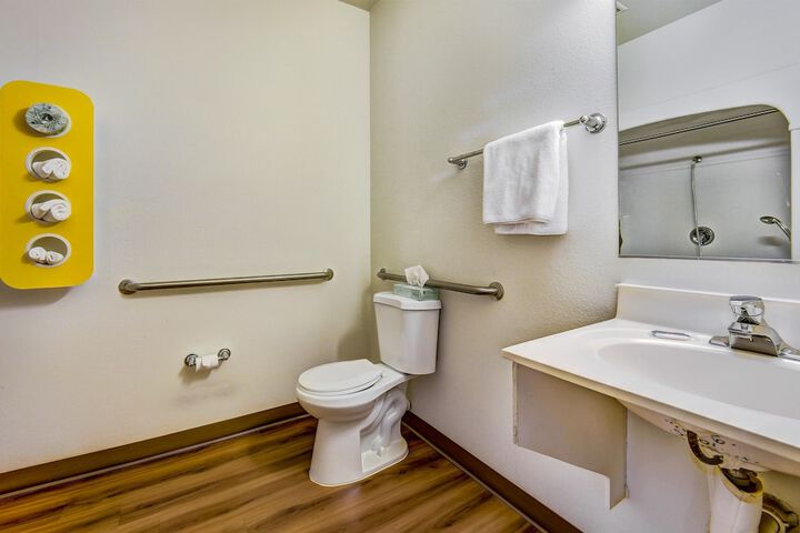 Room 15 of 34
