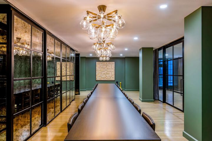 Hotel Fort Des Moines Curio Collection by Hilton