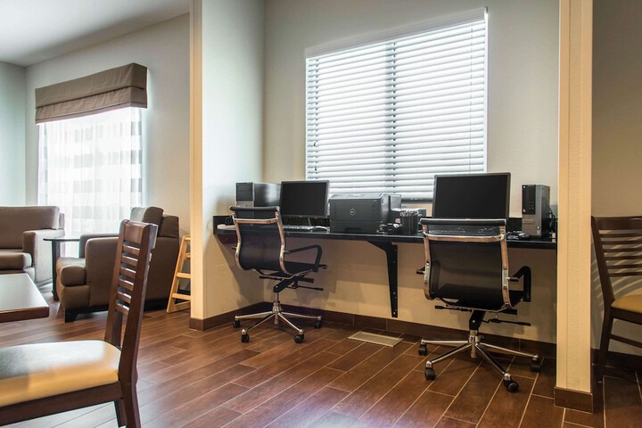 Business Center 44 of 44
