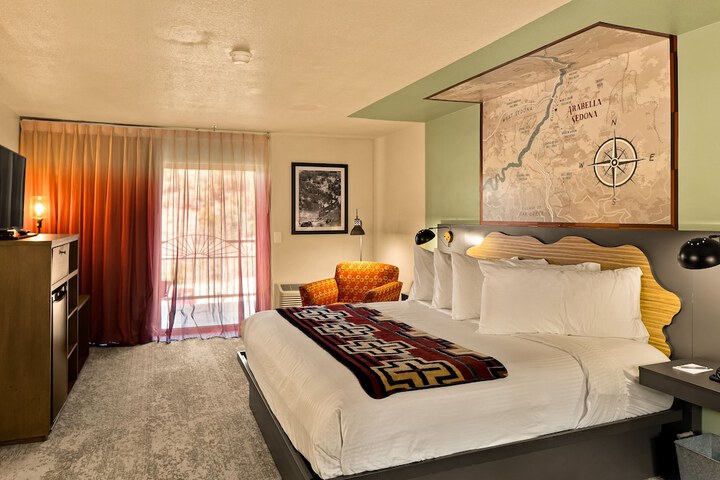 Room 36 of 80