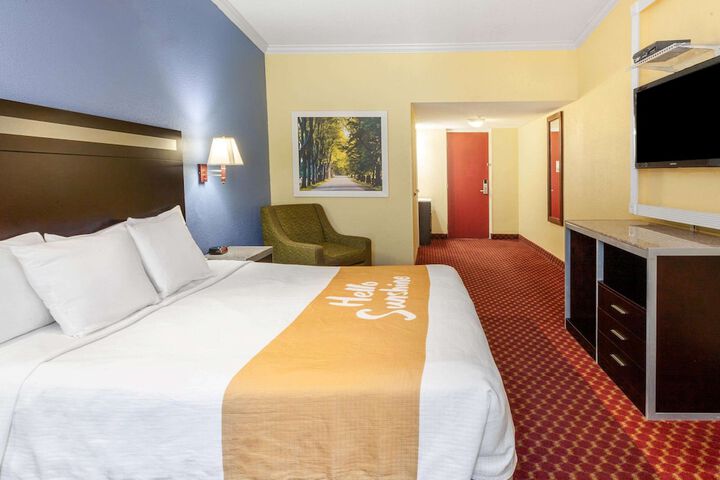 Days Inn by Wyndham Nanuet / Spring Valley