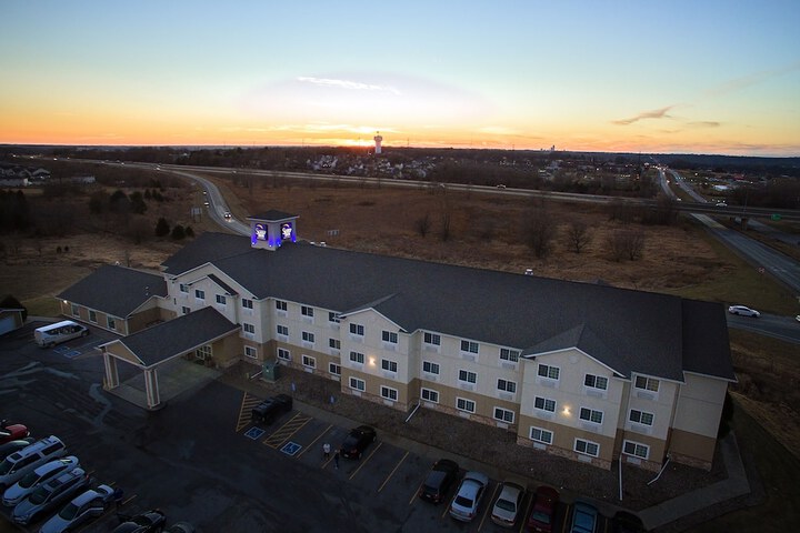 Sleep Inn & Suites Pleasant Hill - Des Moines
