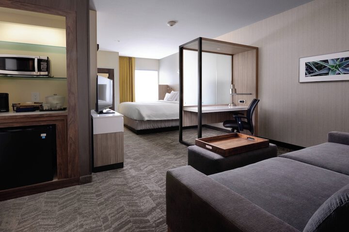 Room 17 of 23
