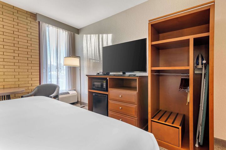 Room 27 of 67