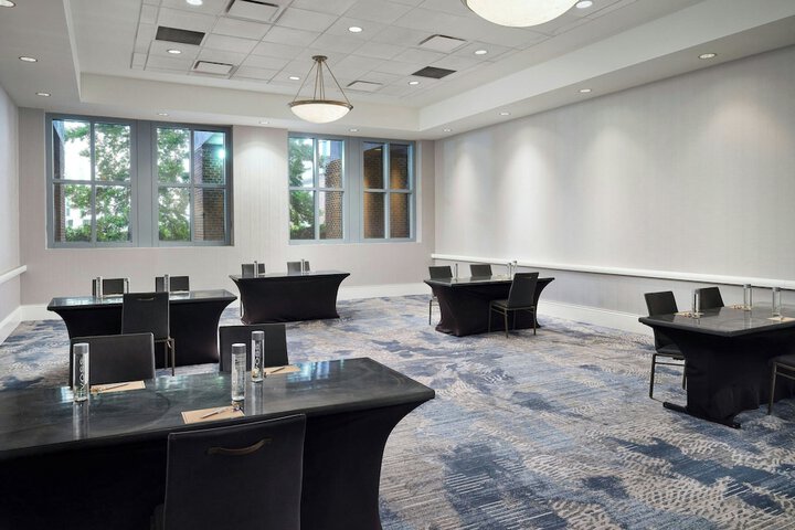 Renaissance Portsmouth-Norfolk Waterfront Hotel