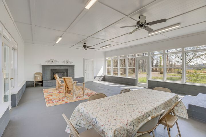 Charming Gadsden Home w / Golf Course Views!