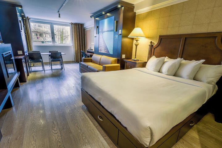 Room 40 of 109