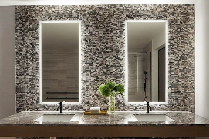 InterContinental Seattle Bellevue by IHG