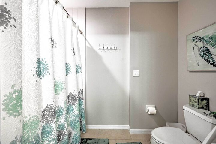 Naples Escape in Regatta w / Resort Amenities!
