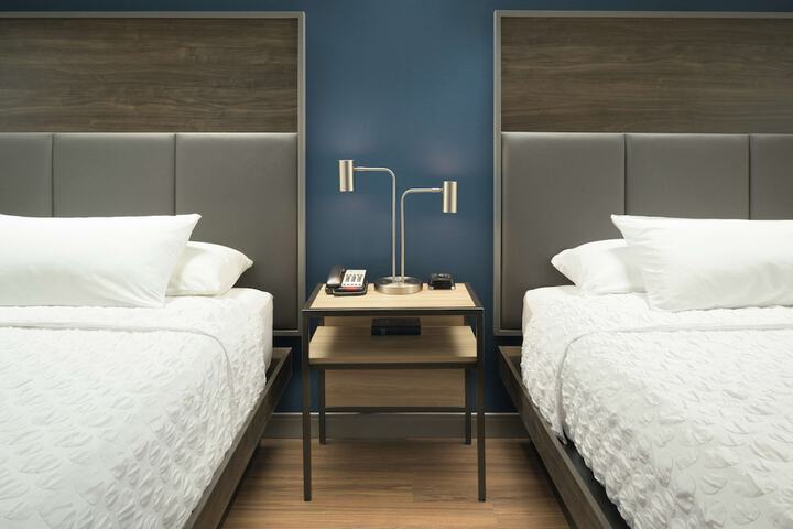 Room 8 of 27