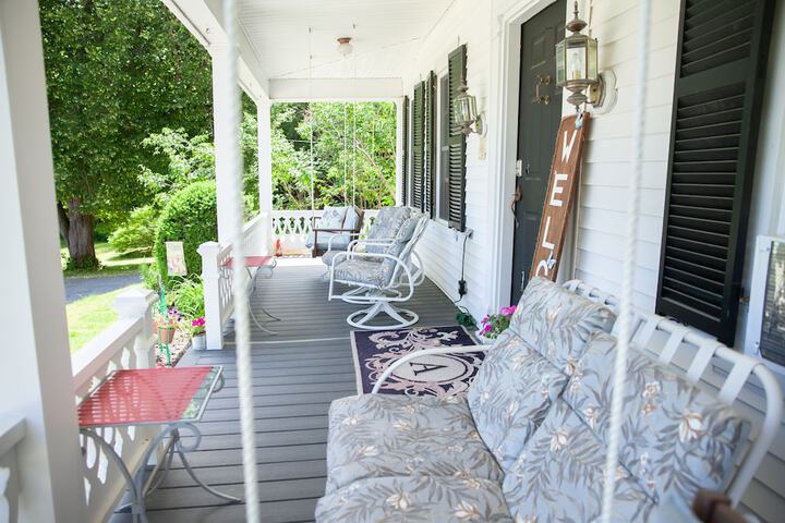 Aiken Manor B & B