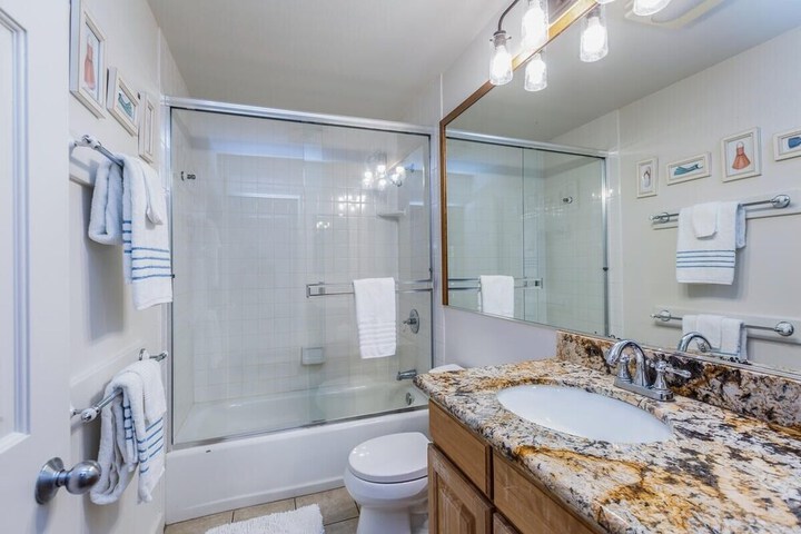 Makana Nui 3 Bedroom Home by RedAwning