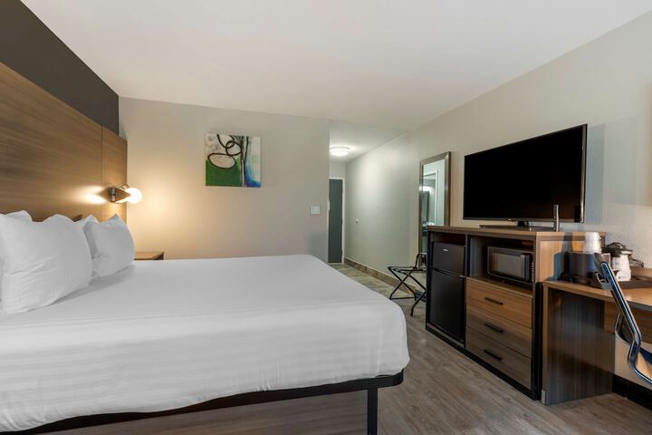 Room 30 of 41