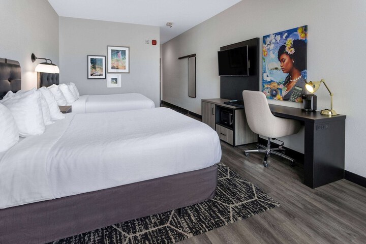 La Quinta Inn & Suites by Wyndham Maricopa - Copper Sky