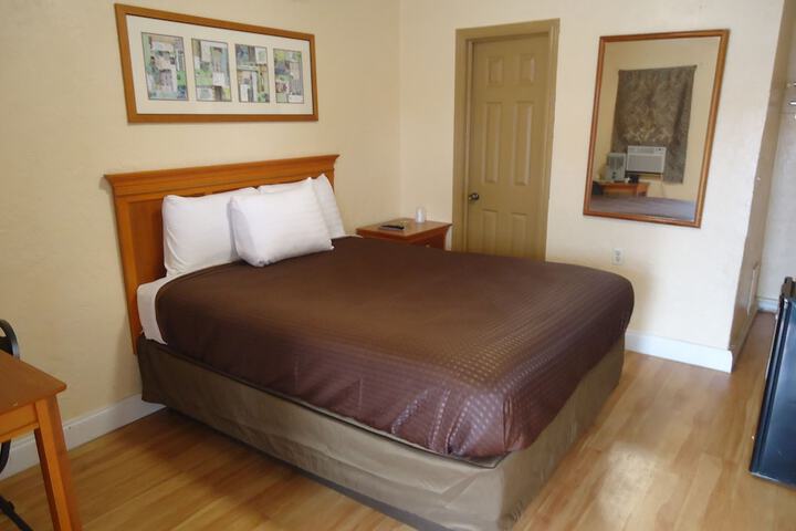 Room 25 of 36