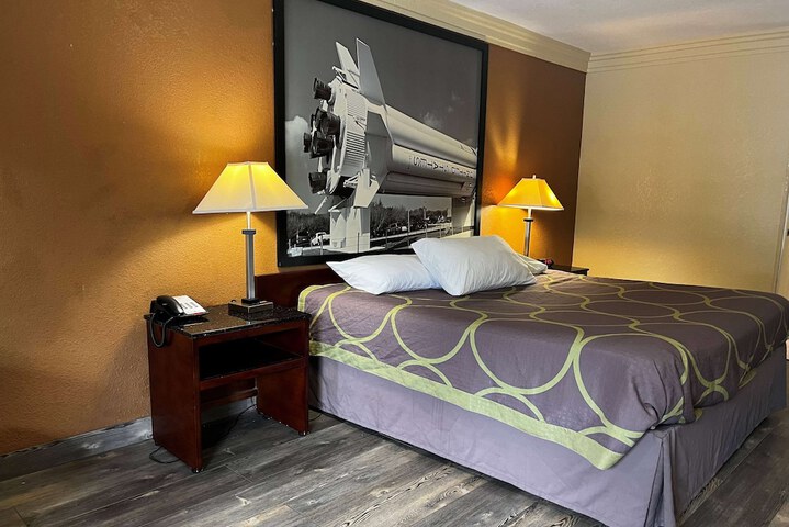 Room 18 of 24