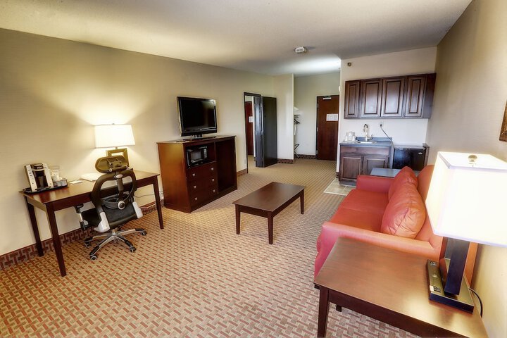 Clarion Hotel Convention Center