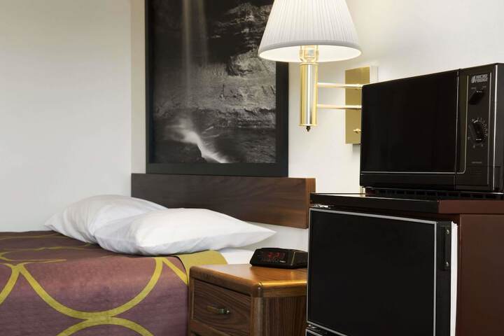 Super 8 by Wyndham Danville