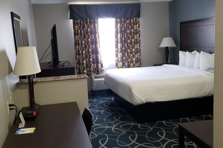Room 25 of 40