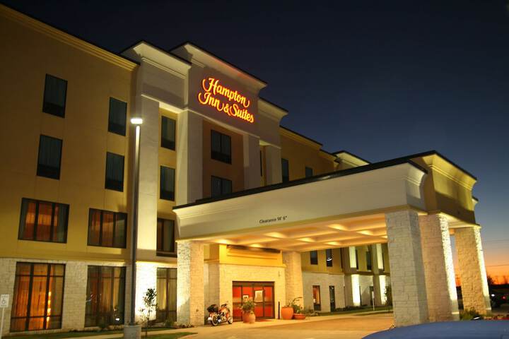 Hampton Inn & Suites Bastrop