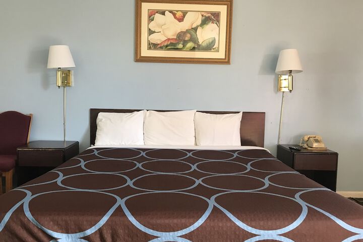 Room 17 of 41