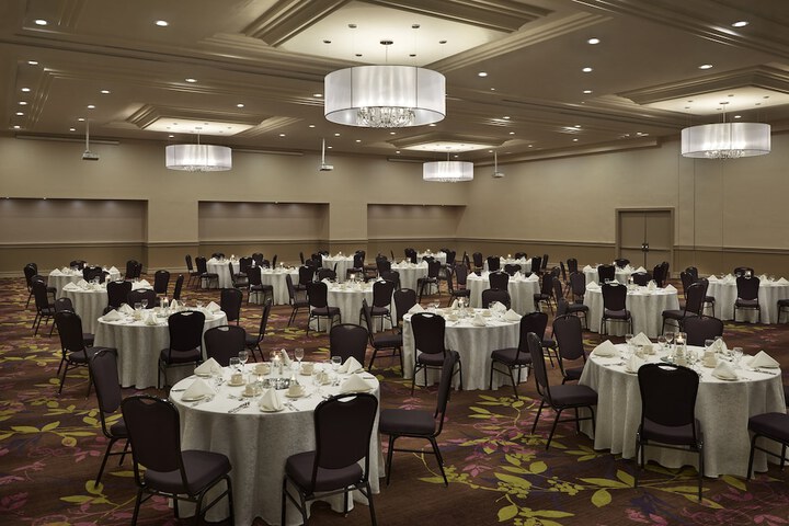 Holiday Inn Toronto - Intl Airport by IHG