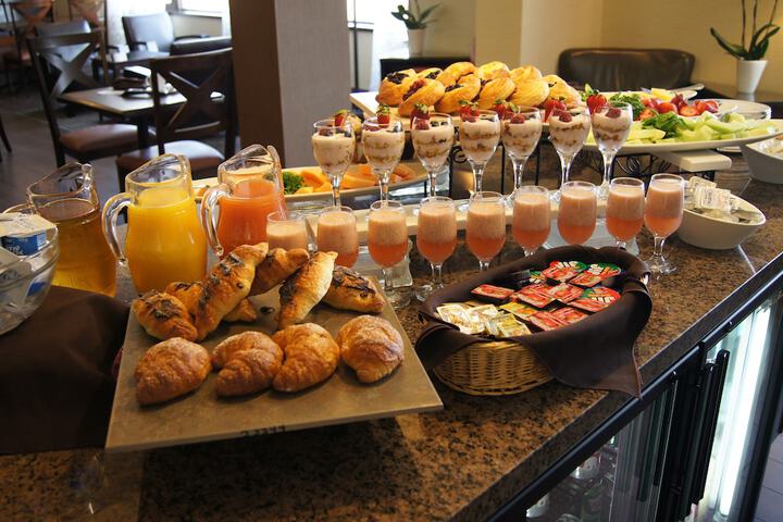 Breakfast/Coffee Service 71 of 93