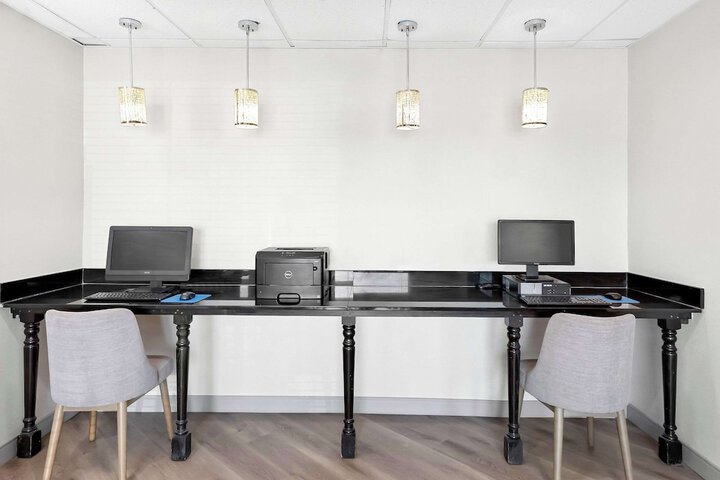 Business Center 45 of 45
