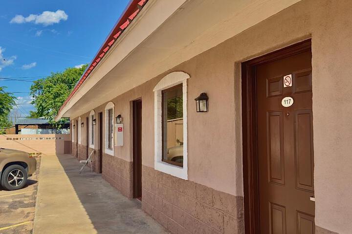 Budget Inn